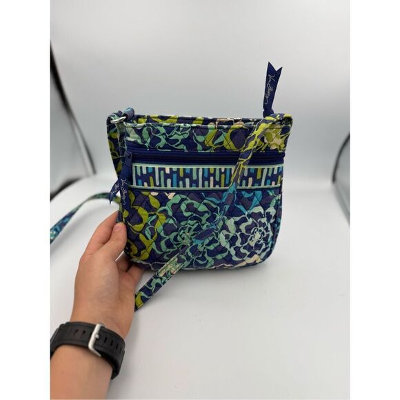 Vera Bradley Hipster Cross Body PLUS Wallet in Katalina Blues Adjustable - Picture 11 of 11